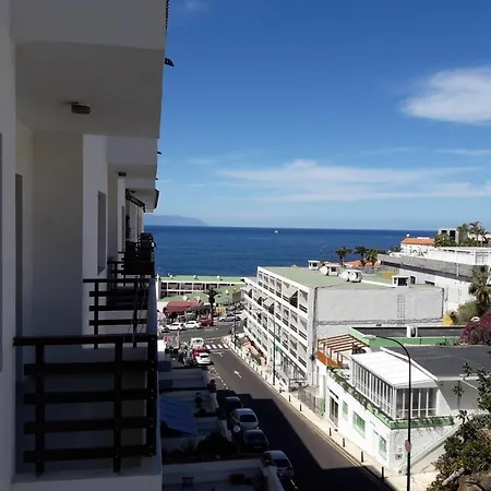 100 Meters From The Beach. Apartment Puerto de Santiago (Tenerife)