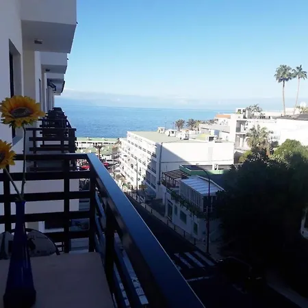 100 Meters From The Beach. Apartamento *